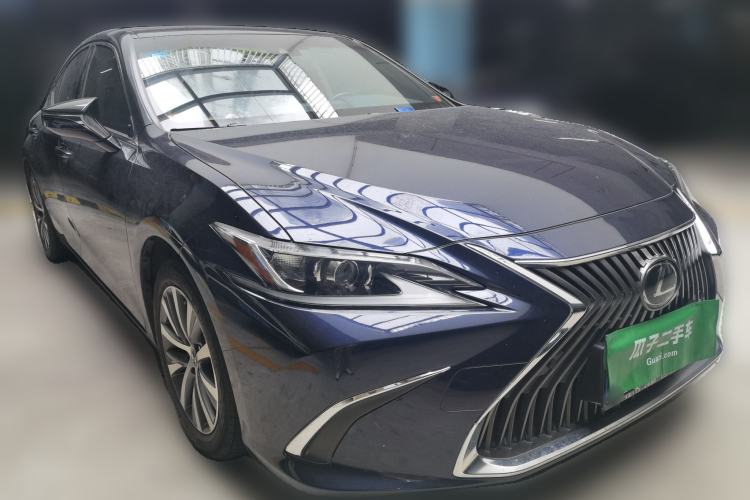 Used Lexus ES 2018 200 Excellence Edition China VI Standard Front Right 45 Deg