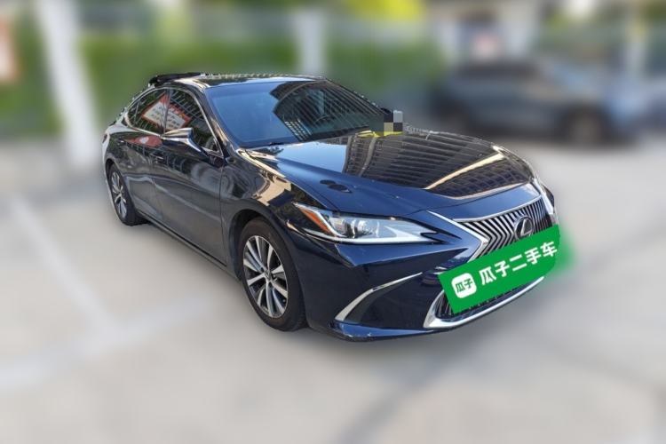 Used Lexus ES 2018 200 Excellence Edition China V Standard Front Right 45 Deg