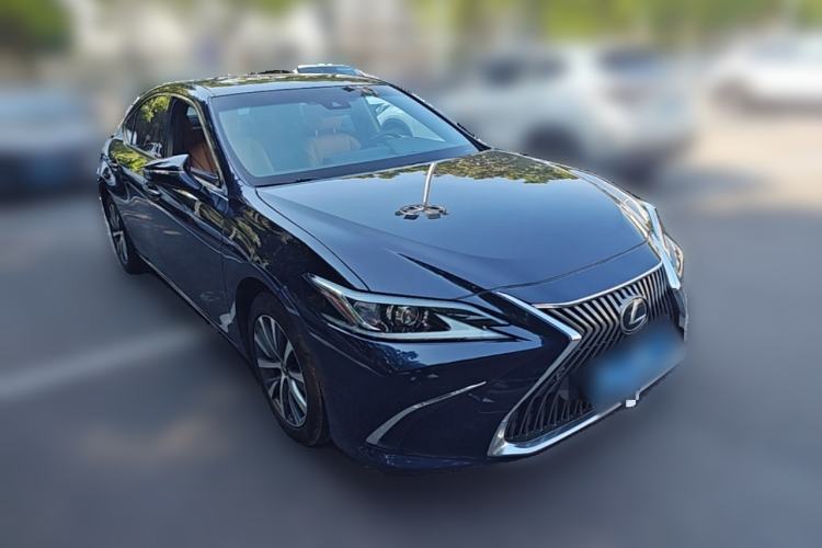 Used Lexus ES 2018 200 Excellence Edition China V Standard Front Right 45 Deg