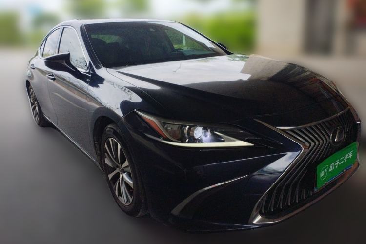 Used Lexus ES 2018 200 Luxury Edition China V Standard Front Right 45 Deg