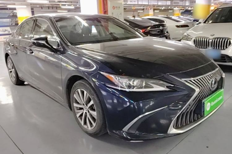 Used Lexus ES 2018 300h Premier Edition China VI Standard Front Right 45 Deg
