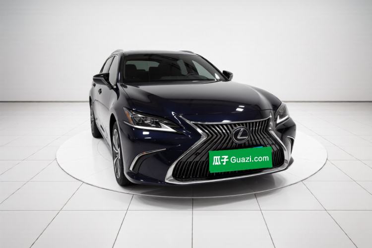 Used Lexus ES 2018 300h Premier Edition China VI Standard Front Right 45 Deg
