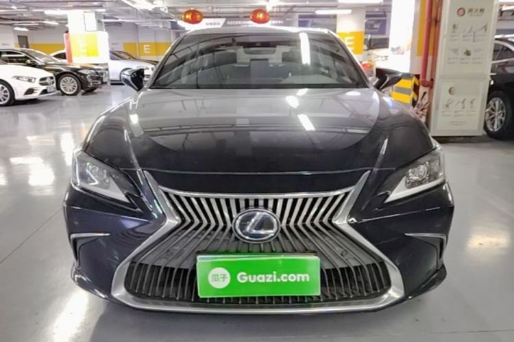 Used Lexus ES 2018 300h Premier Edition China VI Standard Front