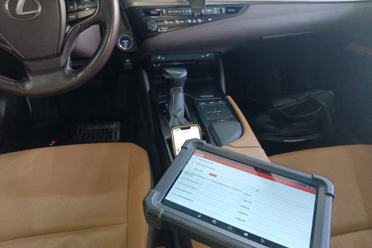 Used Lexus ES 2018 300h Premier Edition China VI Standard Gear Lever