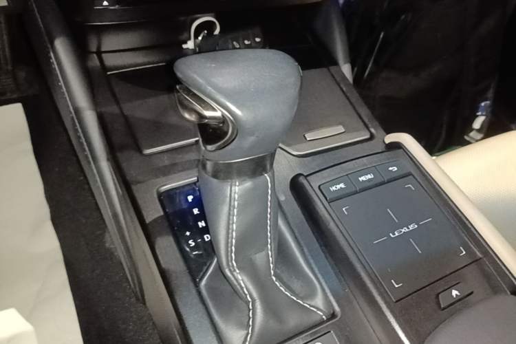 Used Lexus ES 2018 200 Excellence Edition China V Standard Gear Lever