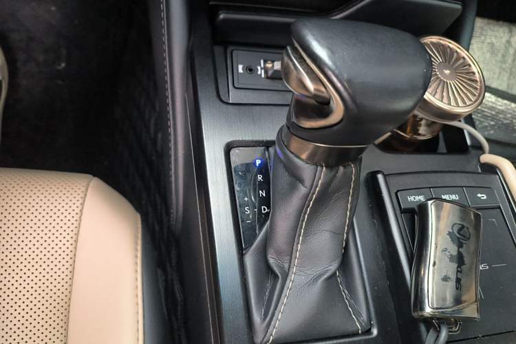 Used Lexus ES 2018 200 Excellence Edition China VI Standard Gear Lever