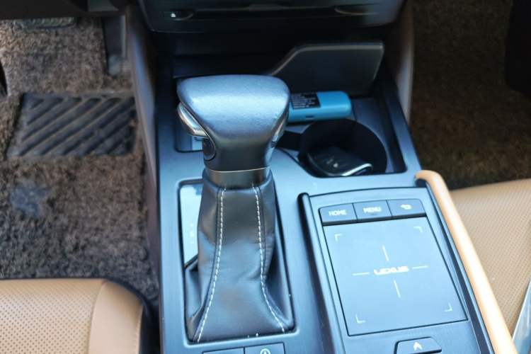 Used Lexus ES 2018 200 Excellence Edition China V Standard Gear Lever