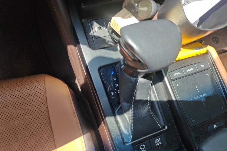 Used Lexus ES 2018 300h Premier Edition China V Standard Gear Lever