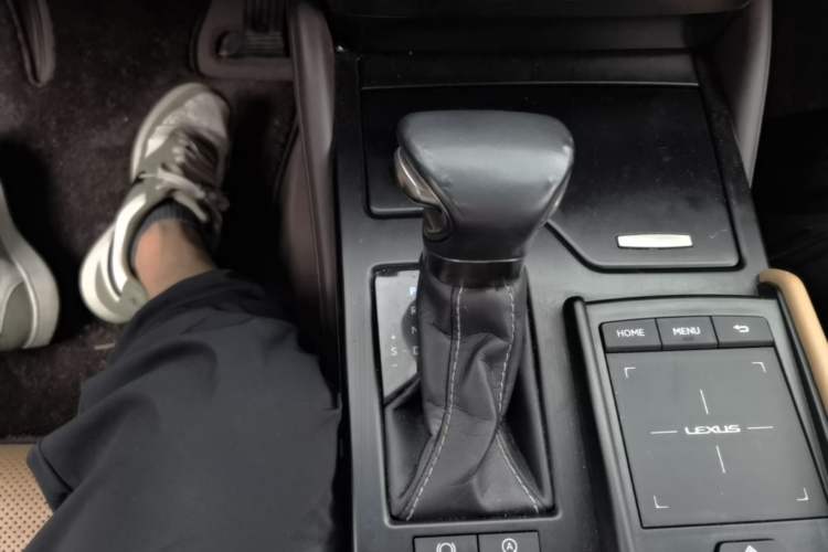 Used Lexus ES 2018 200 Excellence Edition China V Standard Gear Lever