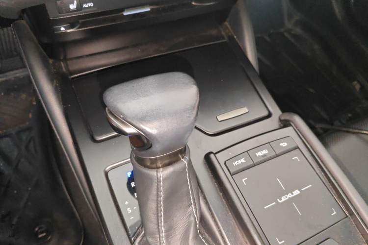 Used Lexus ES 2018 200 Excellence Edition China V Standard Gear Lever