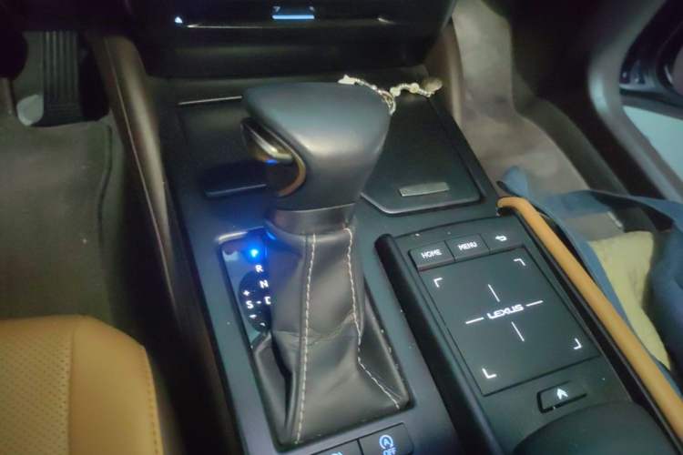 Used Lexus ES 2018 200 Excellence Edition China V Standard Gear Lever
