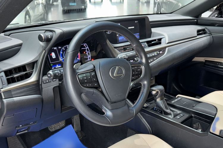 Used Lexus ES 2018 200 Excellence Edition China V Standard Interior 2