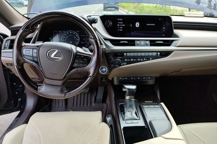 Used Lexus ES 2018 300h Executive Version China V Standard Interior 2