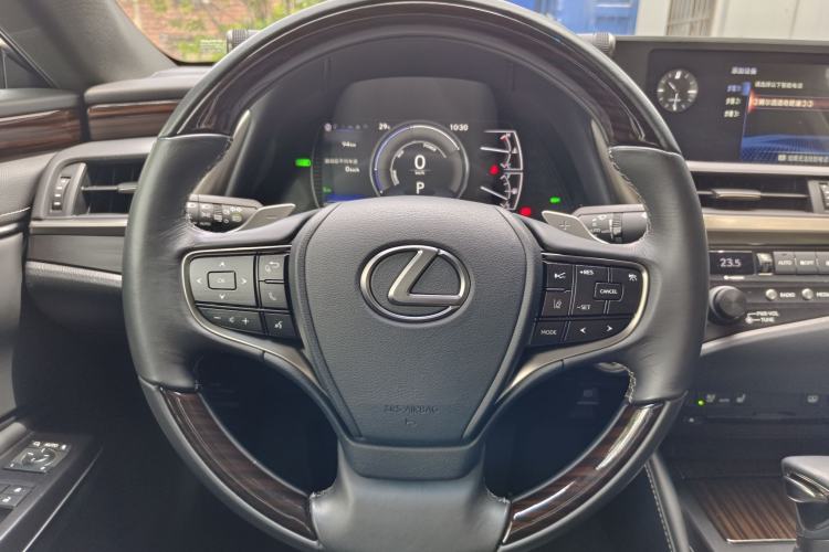Used Lexus ES 2018 300h Premium Edition China VI Standard Interior 3