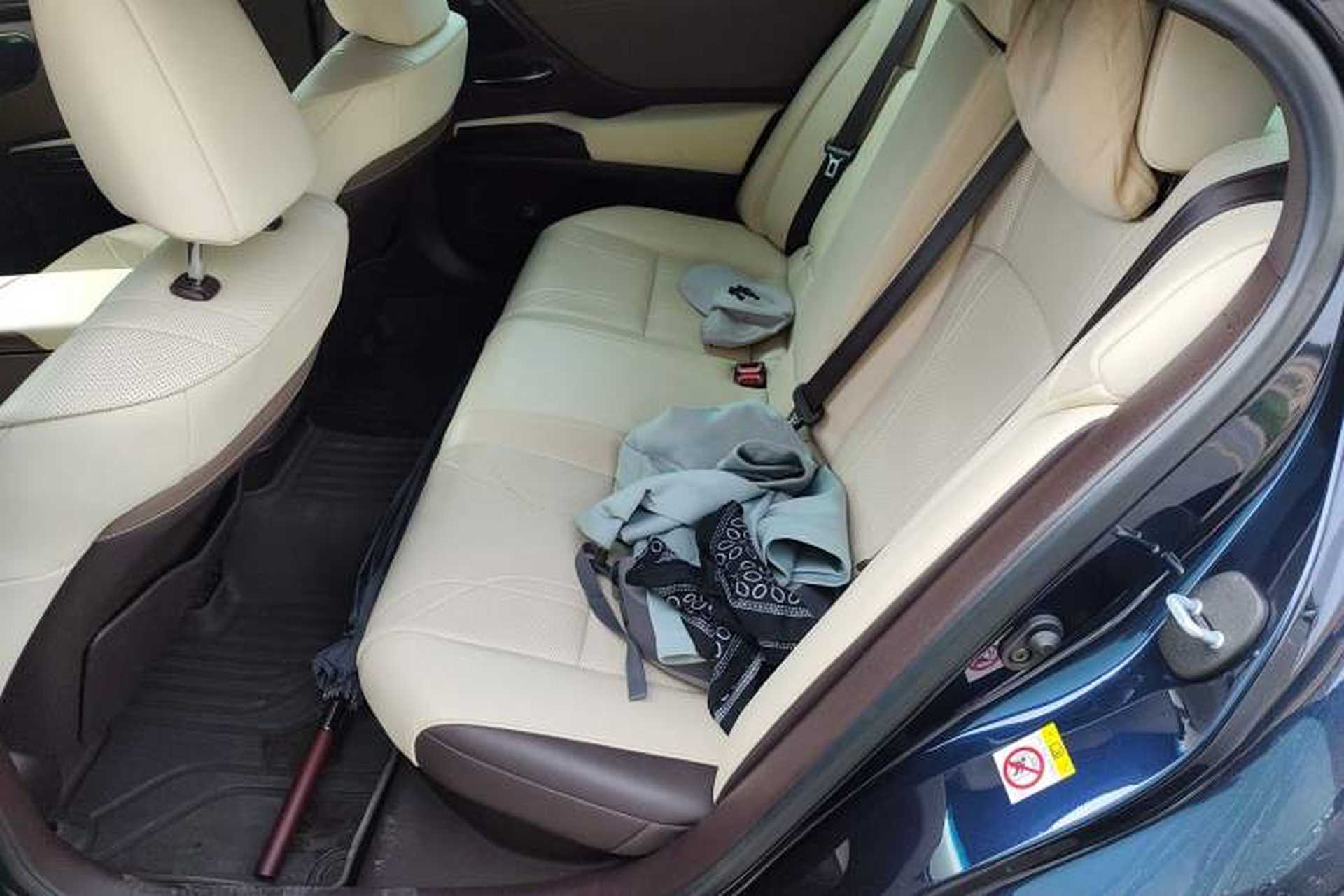 Used Lexus ES 2018 300h Executive Version China V Standard Interior 4
