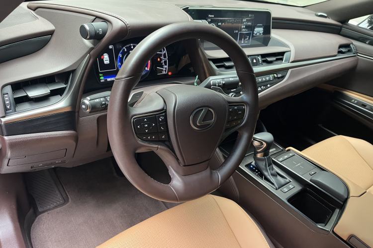 Used Lexus ES 2018 300h Premier Edition China V Standard Interior 6