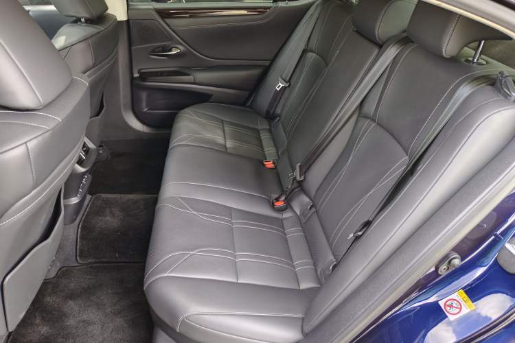 Used Lexus ES 2018 300h Premium Edition China VI Standard Interior 7