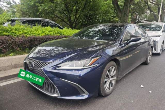 Used Lexus ES 2018 300h Premier Edition China VI Standard