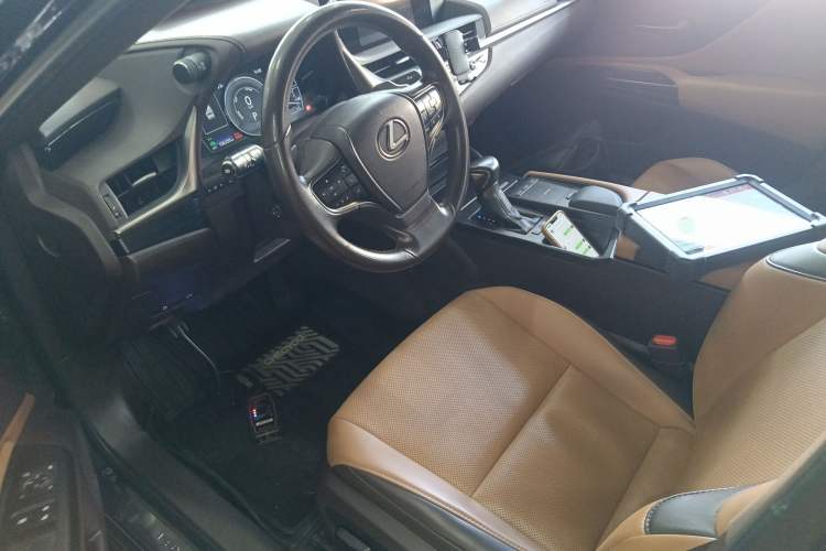 Used Lexus ES 2018 300h Premier Edition China VI Standard Left Front Seat