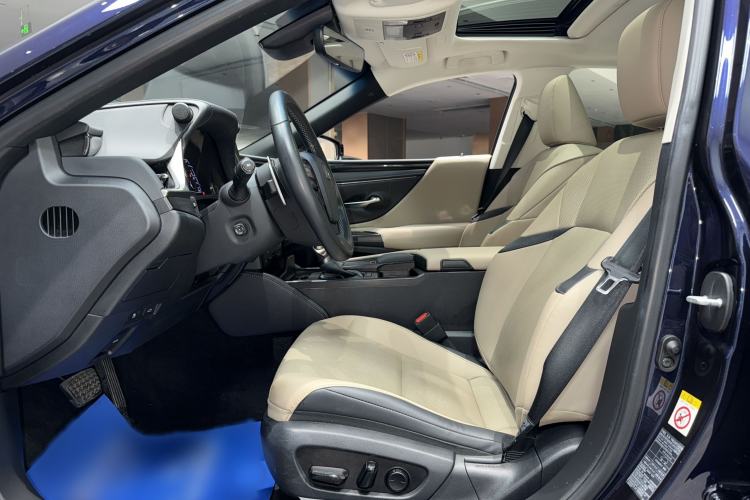 Used Lexus ES 2018 200 Excellence Edition China V Standard Left Front Seat