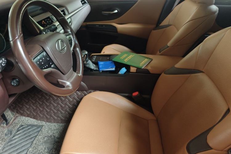 Used Lexus ES 2018 200 Excellence Edition China VI Standard Left Front Seat