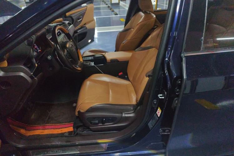 Used Lexus ES 2018 300h Premium Edition China V Standard Left Front Seat