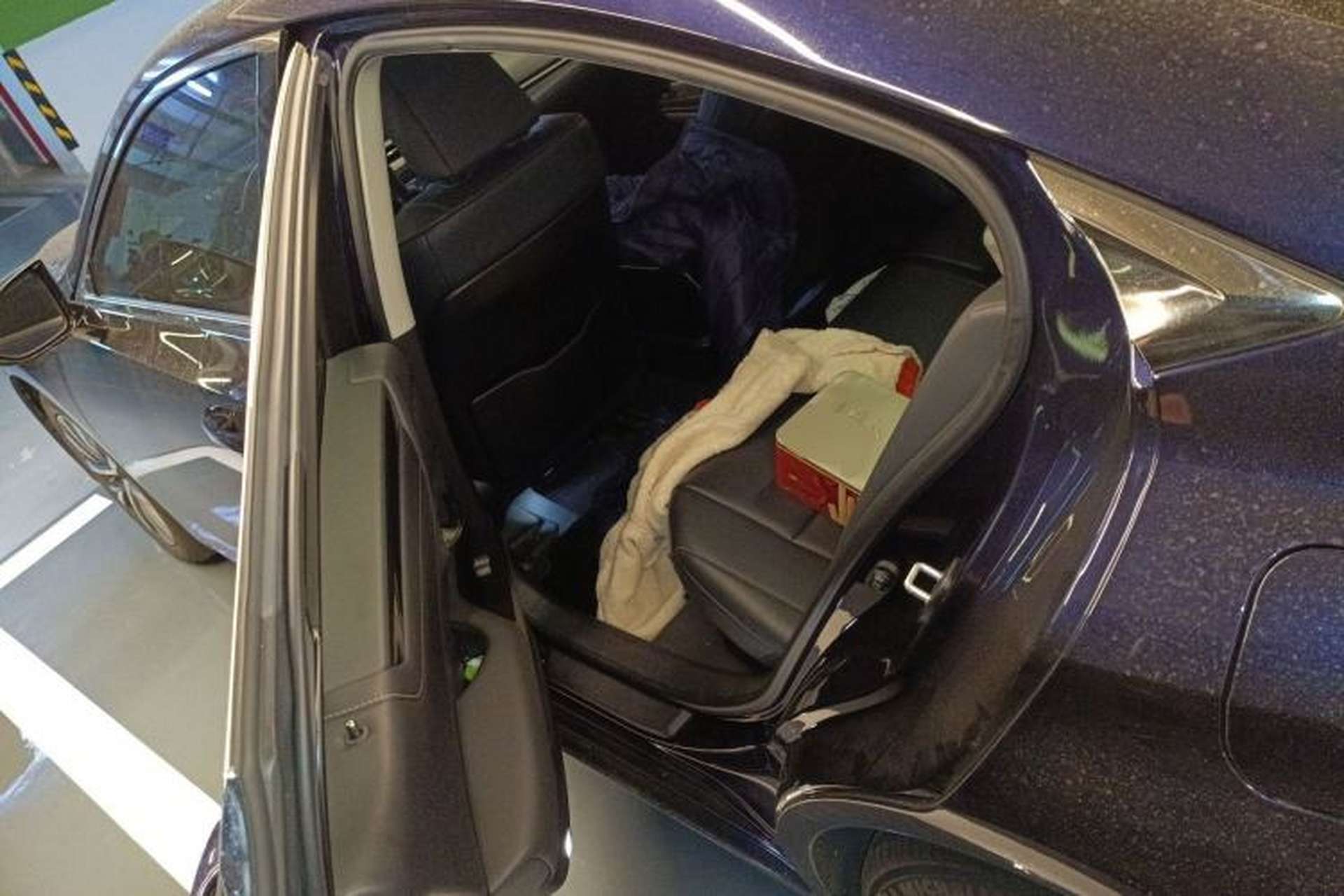 Used Lexus ES 2018 300h Premier Edition China VI Standard Left Rear Seat