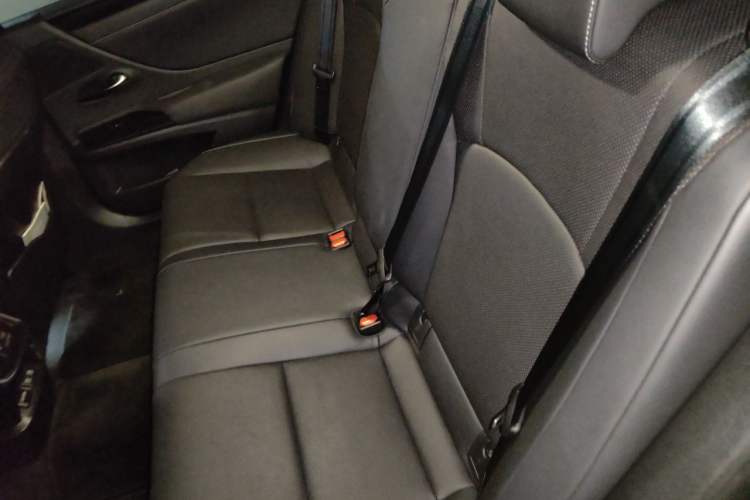 Used Lexus ES 2018 300h Premier Edition China VI Standard Left Rear Seat