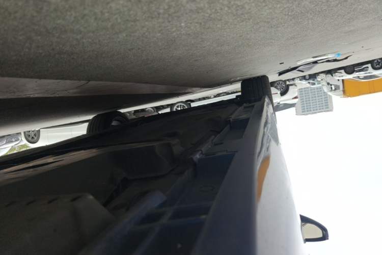 Used Lexus ES 2018 260 Excellence Edition China VI Standard Left Side Sill