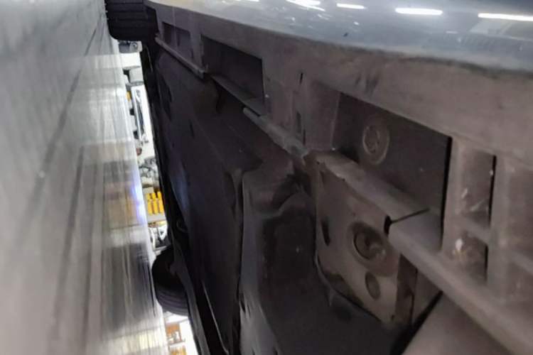 Used Lexus ES 2018 300h Premier Edition China VI Standard Left Side Sill