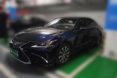 Used Lexus ES 2018 300h Premier Edition China VI Standard