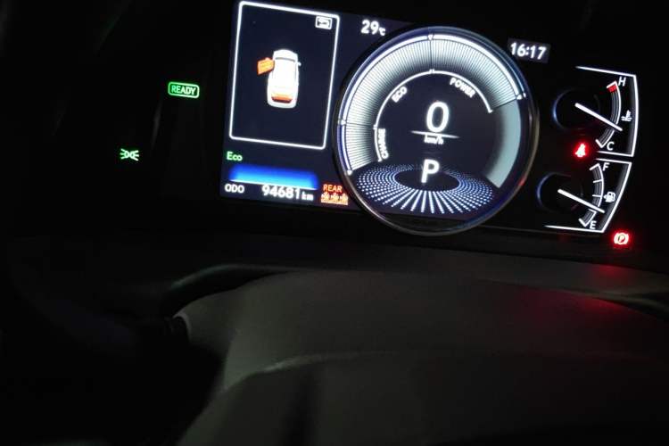 Used Lexus ES 2018 300h Premier Edition China V Standard Odometer Close Up
