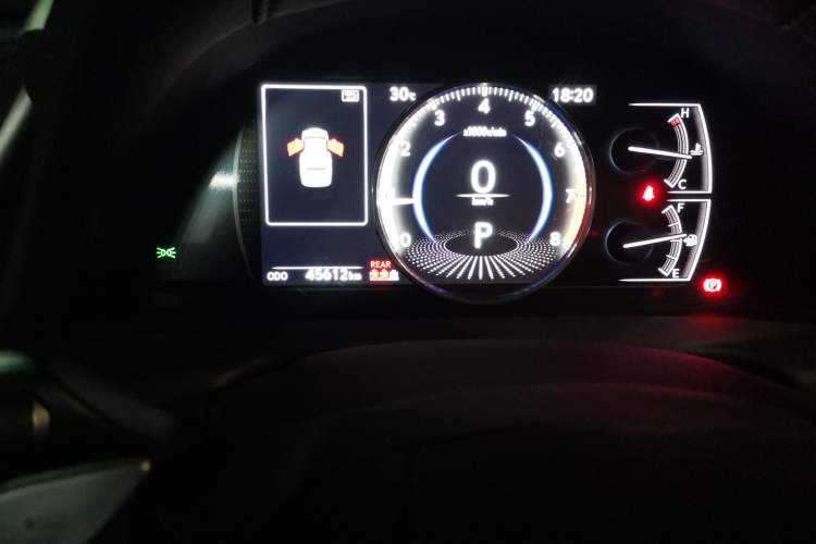 Used Lexus ES 2018 260 Excellence Edition China V Standard Odometer Close Up