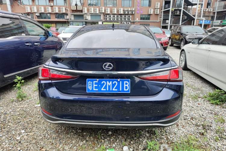 Used Lexus ES 2018 300h Premier Edition China V Standard Rear