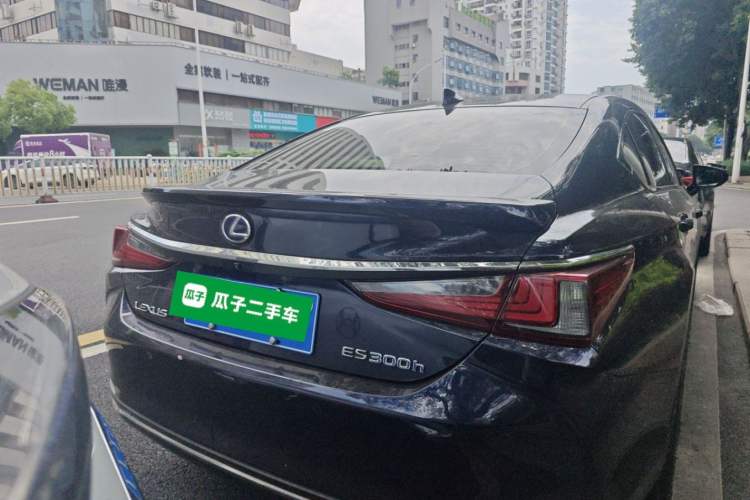 Used Lexus ES 2018 300h Premier Edition China VI Standard Rear