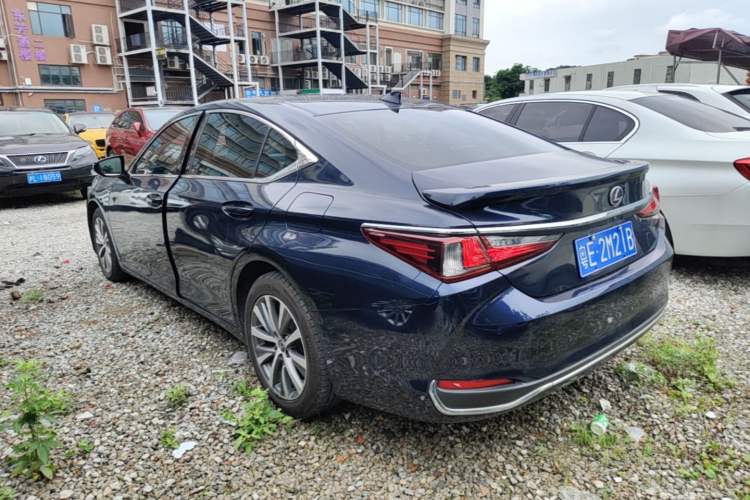 Used Lexus ES 2018 300h Premier Edition China V Standard Rear Left 45 Deg