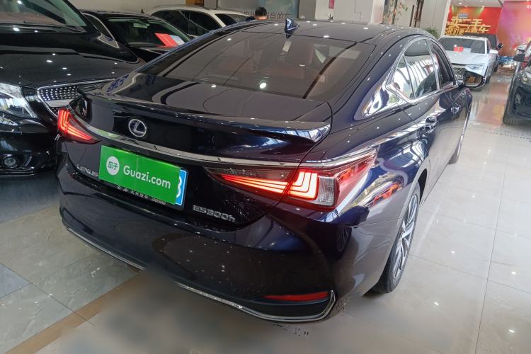 Used Lexus ES 2018 300h Premier Edition China VI Standard Rear Right 45 Deg