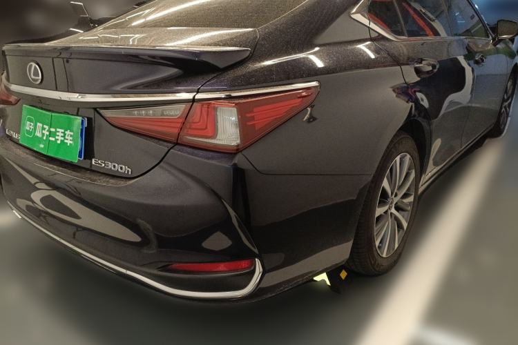 Used Lexus ES 2018 300h Premier Edition China VI Standard Rear Right 45 Deg