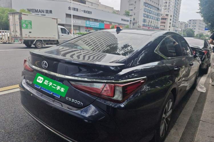 Used Lexus ES 2018 300h Premier Edition China VI Standard Rear Right 45 Deg