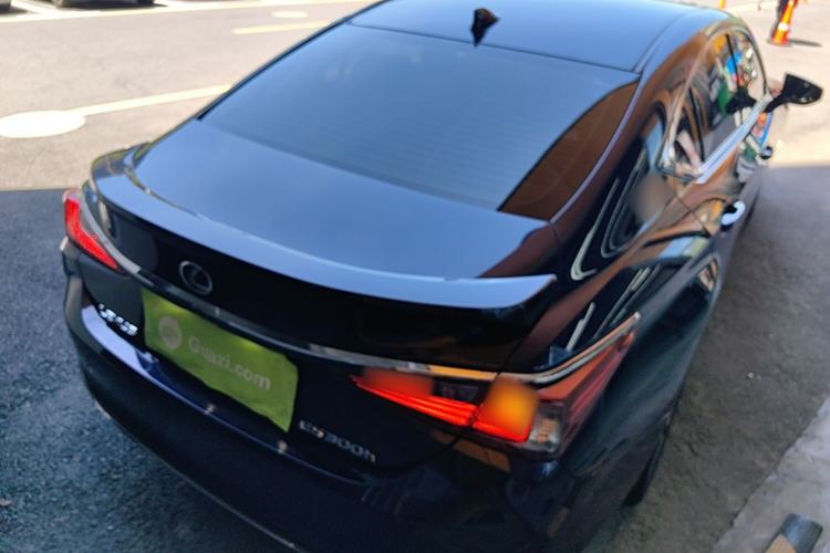 Used Lexus ES 2018 300h Premium Edition China VI Standard Rear Right 45 Deg