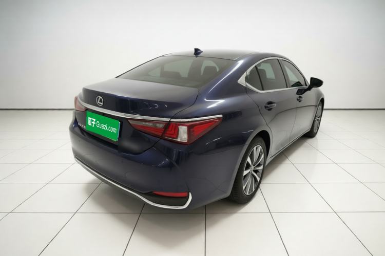 Used Lexus ES 2018 200 Excellence Edition China V Standard Rear Right 45 Deg