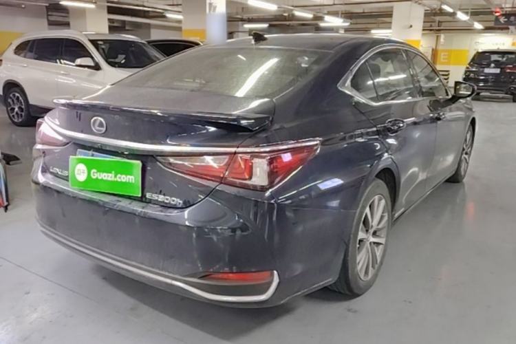 Used Lexus ES 2018 300h Premier Edition China VI Standard Rear Right 45 Deg