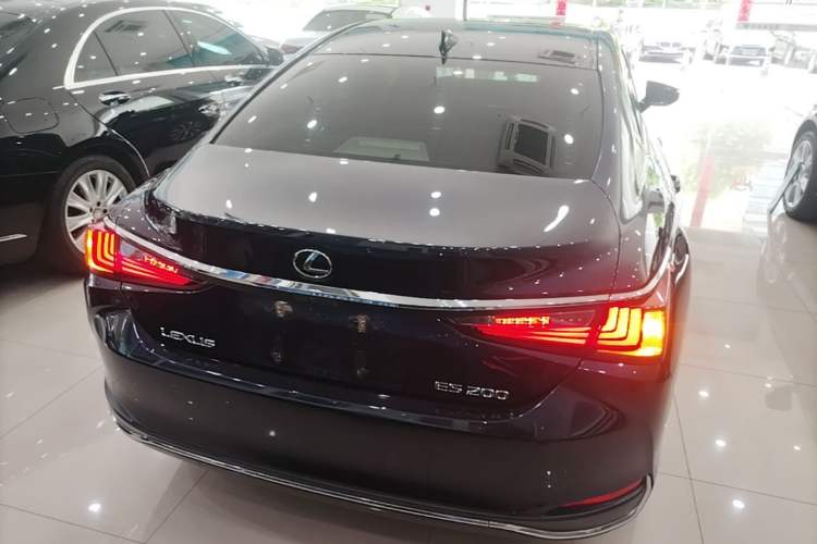 Used Lexus ES 2018 200 Excellence Edition China V Standard Rear