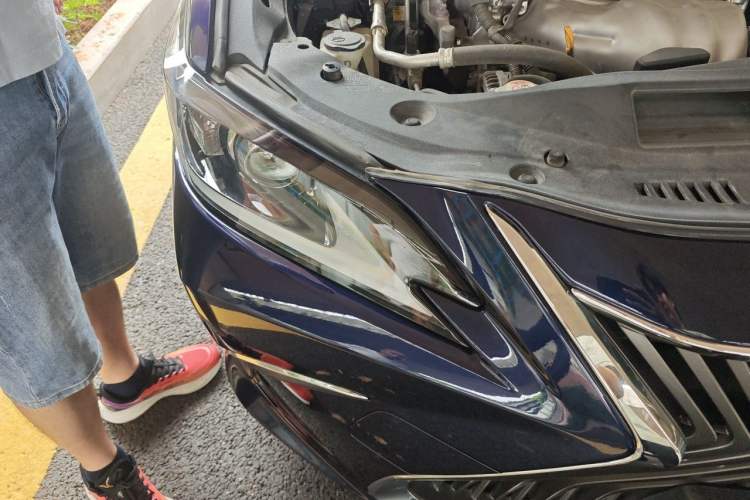 Used Lexus ES 2018 200 Excellence Edition China VI Standard Right Front Headlight