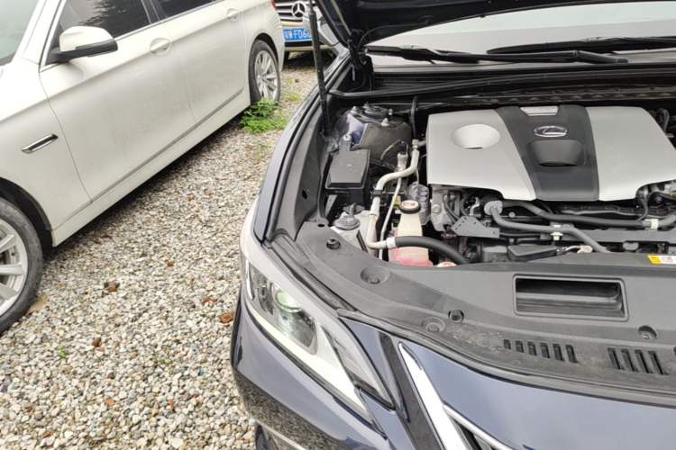 Used Lexus ES 2018 300h Premier Edition China V Standard Right Front Headlight
