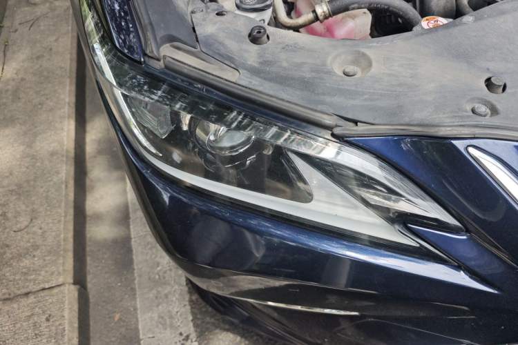 Used Lexus ES 2018 300h Premier Edition China VI Standard Right Front Headlight