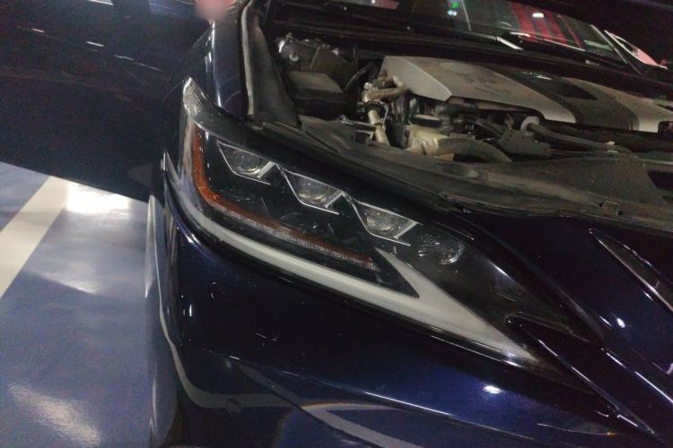 Used Lexus ES 2018 300h Premium Edition China V Standard Right Front Headlight