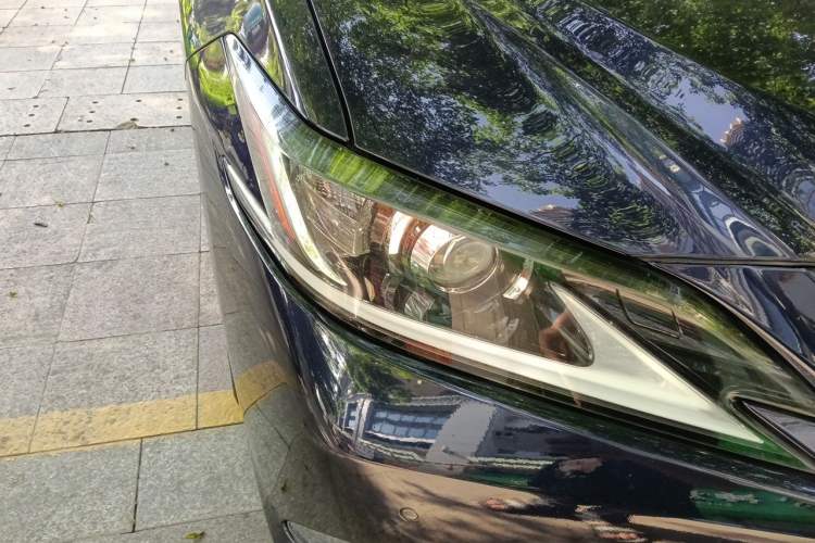Used Lexus ES 2018 200 Excellence Edition China V Standard Right Front Headlight