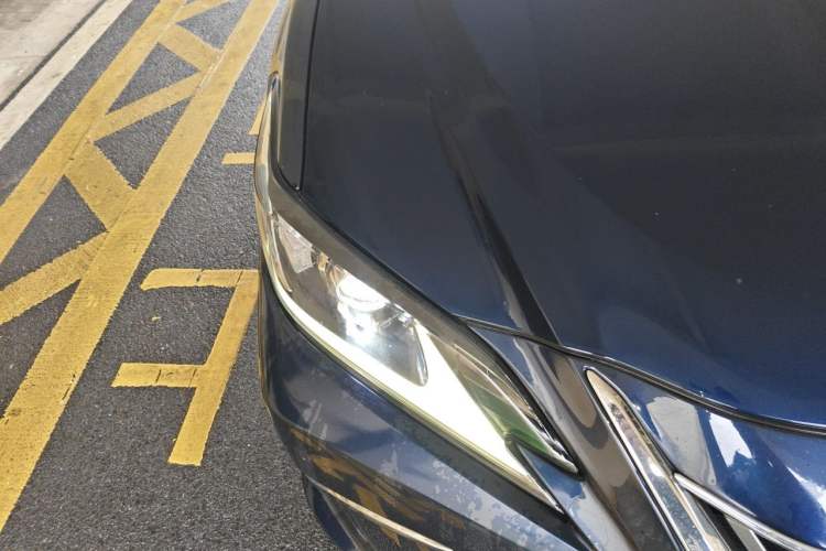 Used Lexus ES 2018 200 Excellence Edition China V Standard Right Front Headlight