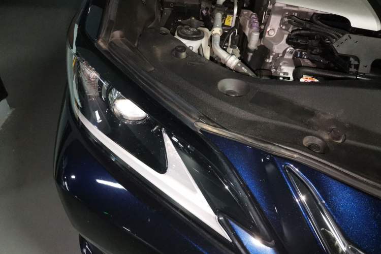Used Lexus ES 2018 260 Excellence Edition China V Standard Right Front Headlight